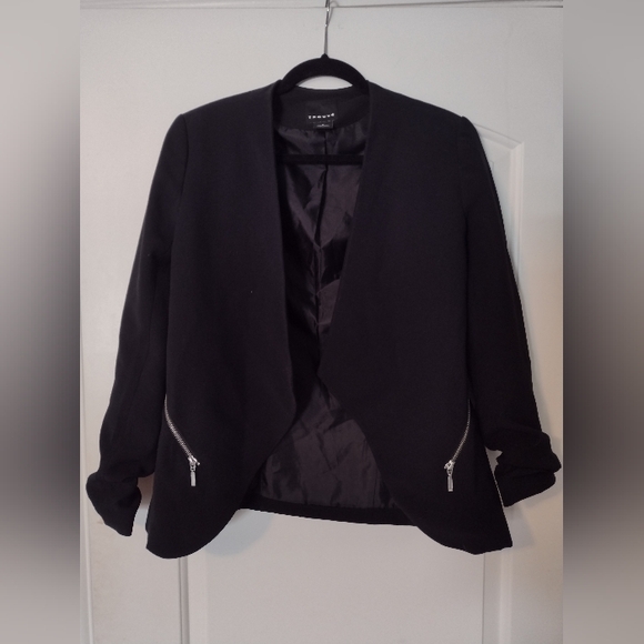 Trouve Jackets & Blazers - Trouve black women's blazer zippered pockets size medium good used condition